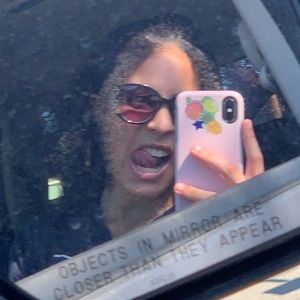 Meet your Posher, Safia